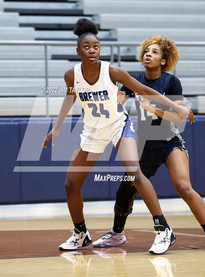 Thumbnail 2 in Richland vs Brewer (Weatherford Raising Cane's Christmas Classic) photogallery.