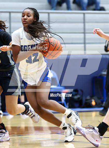 Thumbnail 2 in Richland vs Brewer (Weatherford Raising Cane's Christmas Classic) photogallery.