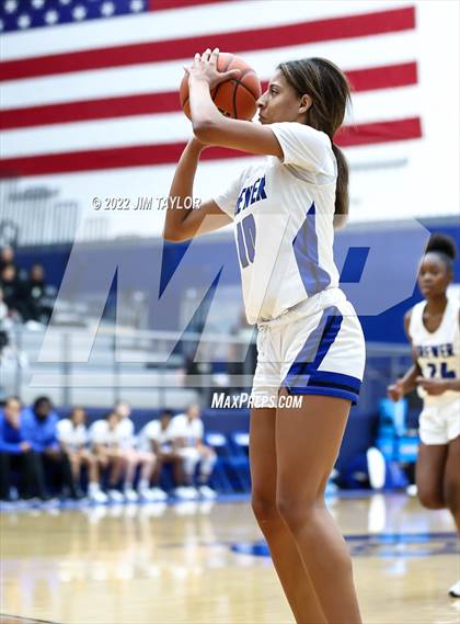 Thumbnail 1 in Richland vs Brewer (Weatherford Raising Cane's Christmas Classic) photogallery.