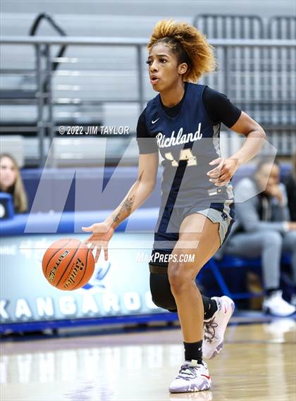 Thumbnail 2 in Richland vs Brewer (Weatherford Raising Cane's Christmas Classic) photogallery.