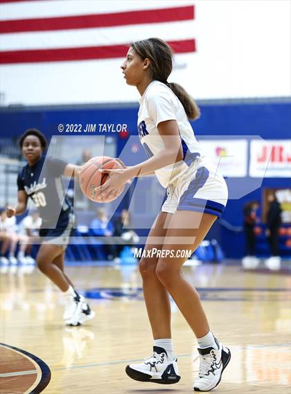 Thumbnail 1 in Richland vs Brewer (Weatherford Raising Cane's Christmas Classic) photogallery.