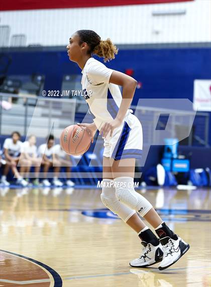 Thumbnail 3 in Richland vs Brewer (Weatherford Raising Cane's Christmas Classic) photogallery.
