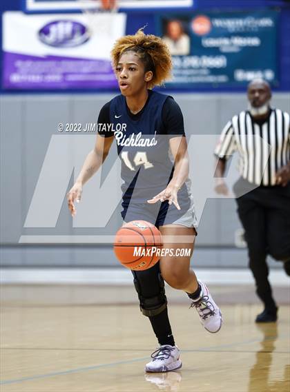 Thumbnail 1 in Richland vs Brewer (Weatherford Raising Cane's Christmas Classic) photogallery.