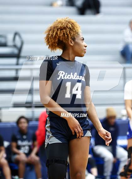 Thumbnail 2 in Richland vs Brewer (Weatherford Raising Cane's Christmas Classic) photogallery.
