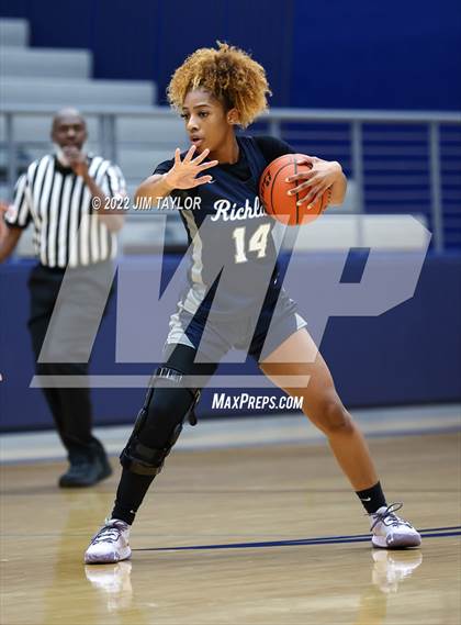 Thumbnail 2 in Richland vs Brewer (Weatherford Raising Cane's Christmas Classic) photogallery.