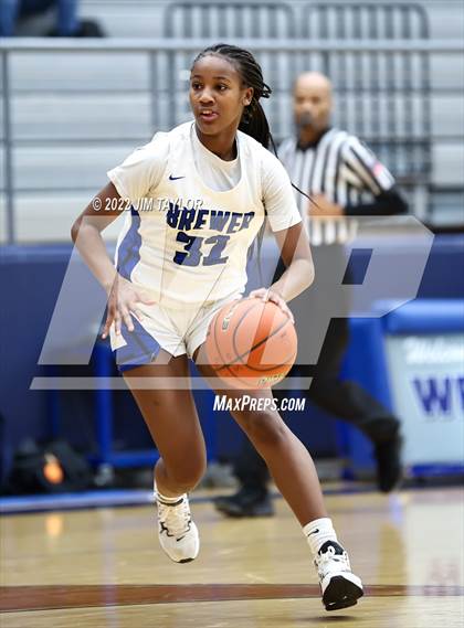 Thumbnail 2 in Richland vs Brewer (Weatherford Raising Cane's Christmas Classic) photogallery.