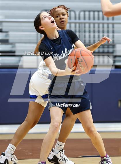 Thumbnail 1 in Richland vs Brewer (Weatherford Raising Cane's Christmas Classic) photogallery.