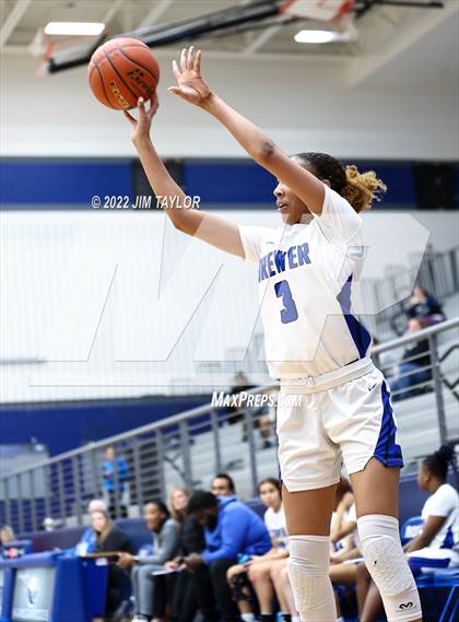 Thumbnail 2 in Richland vs Brewer (Weatherford Raising Cane's Christmas Classic) photogallery.