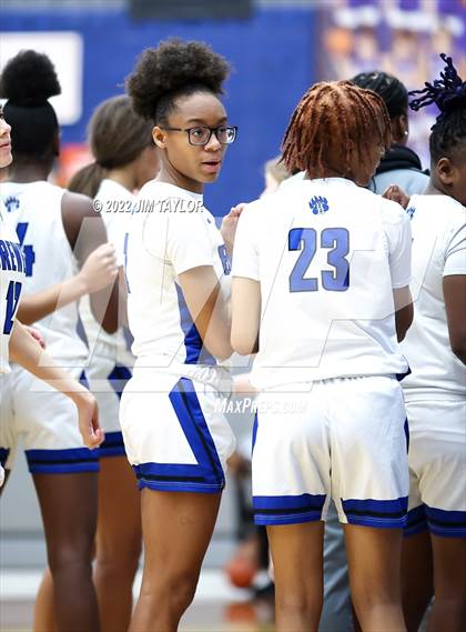 Thumbnail 3 in Richland vs Brewer (Weatherford Raising Cane's Christmas Classic) photogallery.