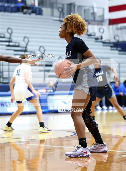 Thumbnail 2 in Richland vs Brewer (Weatherford Raising Cane's Christmas Classic) photogallery.