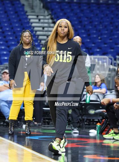 Thumbnail 2 in DeSoto vs. South Grand Prairie (UIL 6A State Final) photogallery.
