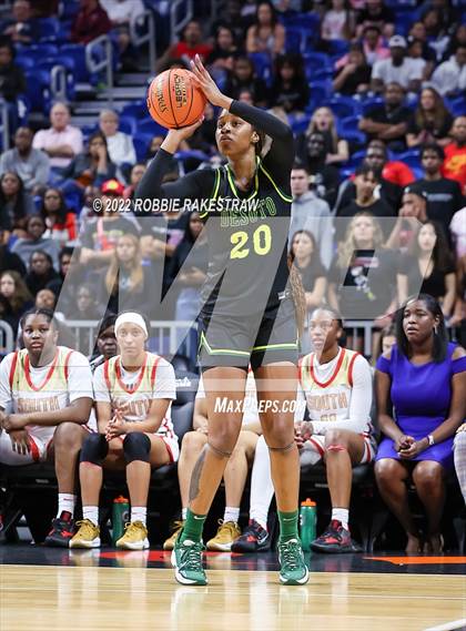 Thumbnail 2 in DeSoto vs. South Grand Prairie (UIL 6A State Final) photogallery.