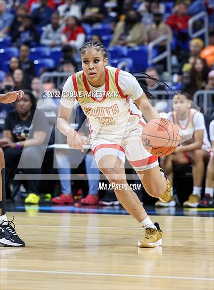Thumbnail 2 in DeSoto vs. South Grand Prairie (UIL 6A State Final) photogallery.
