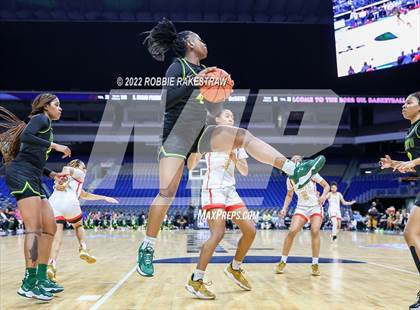 Thumbnail 3 in DeSoto vs. South Grand Prairie (UIL 6A State Final) photogallery.
