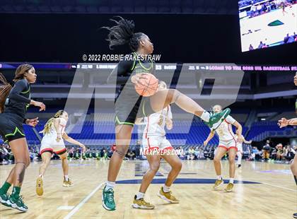 Thumbnail 1 in DeSoto vs. South Grand Prairie (UIL 6A State Final) photogallery.