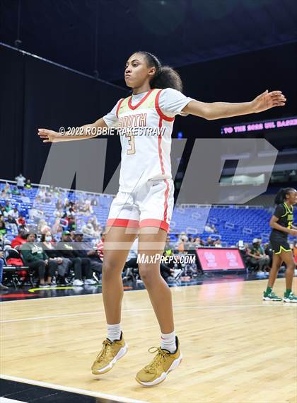 Thumbnail 1 in DeSoto vs. South Grand Prairie (UIL 6A State Final) photogallery.