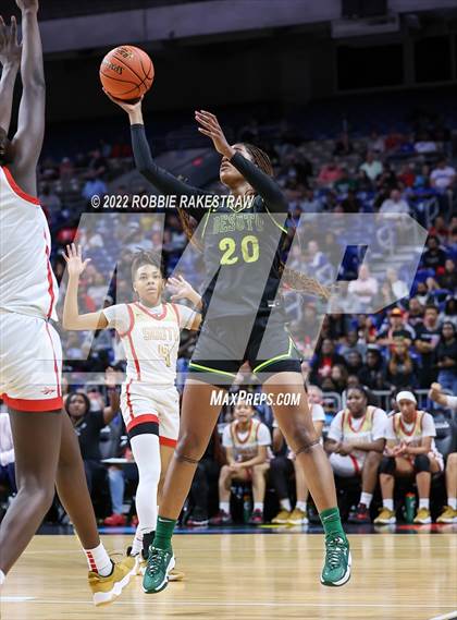Thumbnail 3 in DeSoto vs. South Grand Prairie (UIL 6A State Final) photogallery.