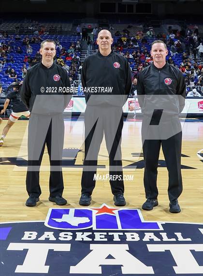 Thumbnail 2 in DeSoto vs. South Grand Prairie (UIL 6A State Final) photogallery.