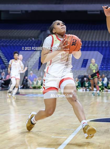 Thumbnail 3 in DeSoto vs. South Grand Prairie (UIL 6A State Final) photogallery.