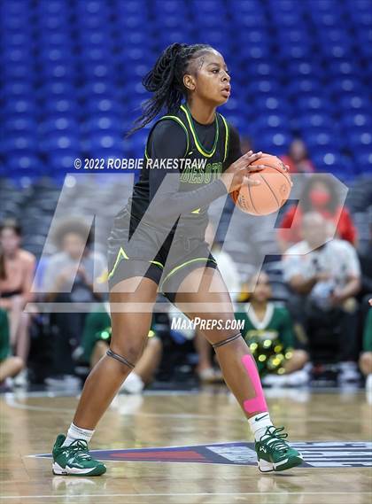 Thumbnail 2 in DeSoto vs. South Grand Prairie (UIL 6A State Final) photogallery.