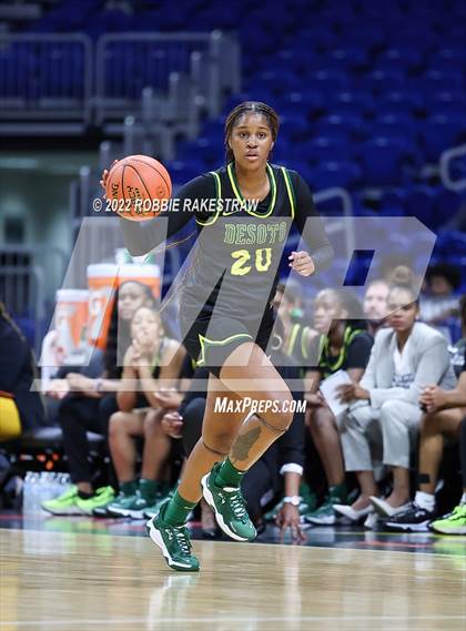 Thumbnail 3 in DeSoto vs. South Grand Prairie (UIL 6A State Final) photogallery.