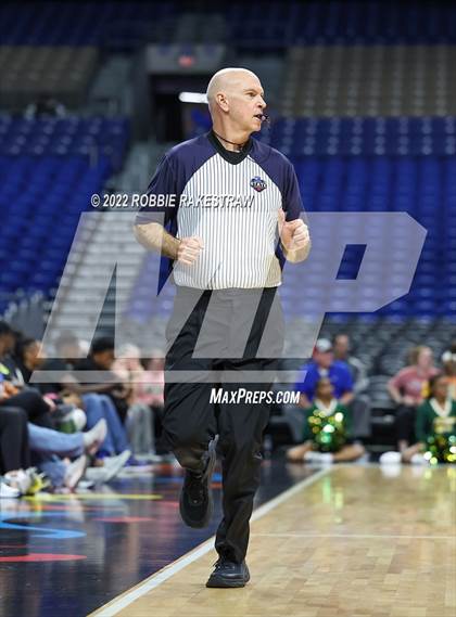 Thumbnail 1 in DeSoto vs. South Grand Prairie (UIL 6A State Final) photogallery.