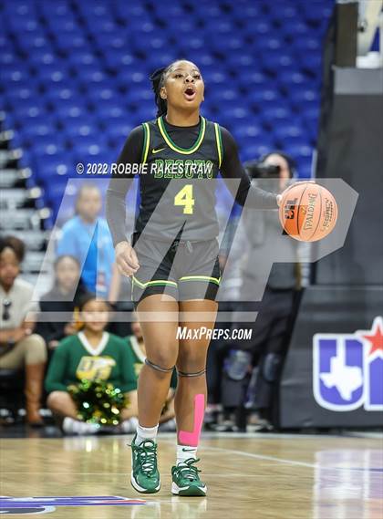 Thumbnail 2 in DeSoto vs. South Grand Prairie (UIL 6A State Final) photogallery.