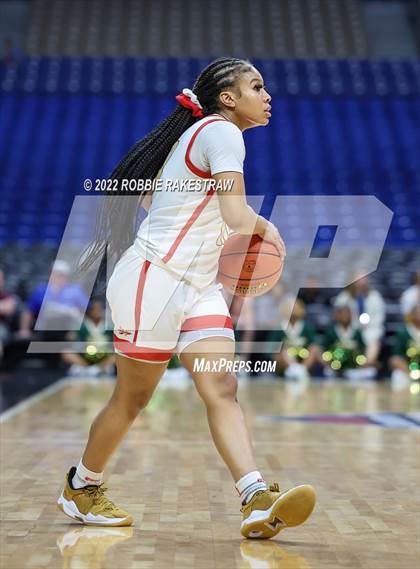 Thumbnail 1 in DeSoto vs. South Grand Prairie (UIL 6A State Final) photogallery.