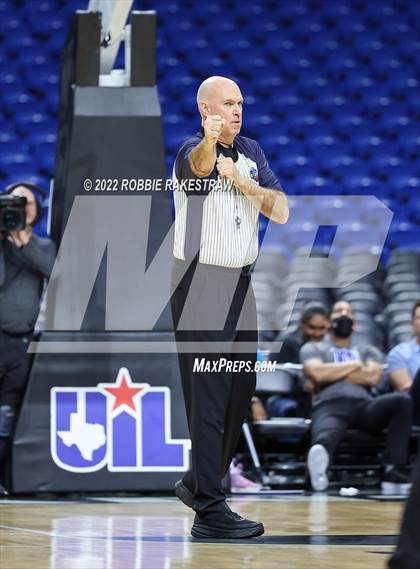 Thumbnail 1 in DeSoto vs. South Grand Prairie (UIL 6A State Final) photogallery.