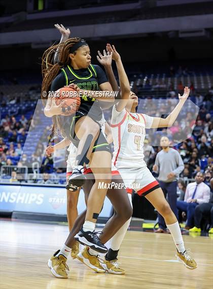 Thumbnail 3 in DeSoto vs. South Grand Prairie (UIL 6A State Final) photogallery.