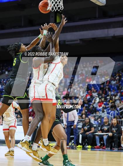 Thumbnail 3 in DeSoto vs. South Grand Prairie (UIL 6A State Final) photogallery.