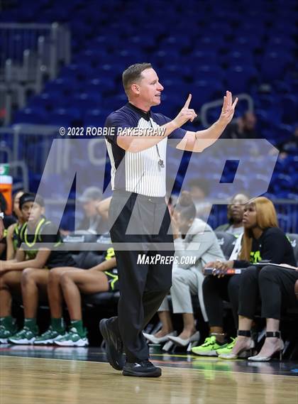 Thumbnail 1 in DeSoto vs. South Grand Prairie (UIL 6A State Final) photogallery.