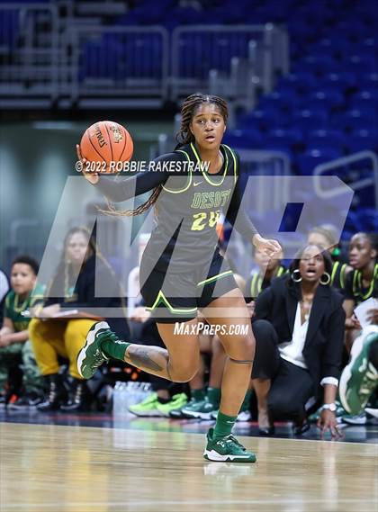 Thumbnail 2 in DeSoto vs. South Grand Prairie (UIL 6A State Final) photogallery.