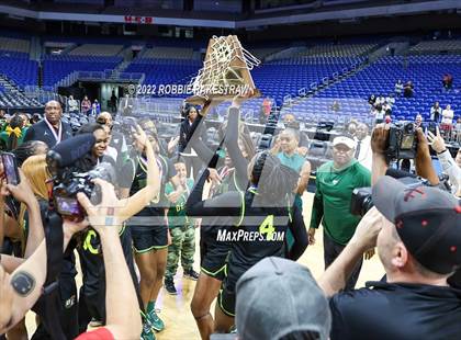 Thumbnail 1 in DeSoto vs. South Grand Prairie (UIL 6A State Final) photogallery.