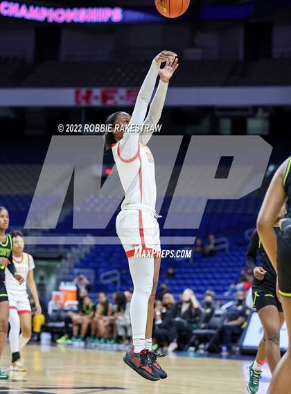 Thumbnail 1 in DeSoto vs. South Grand Prairie (UIL 6A State Final) photogallery.