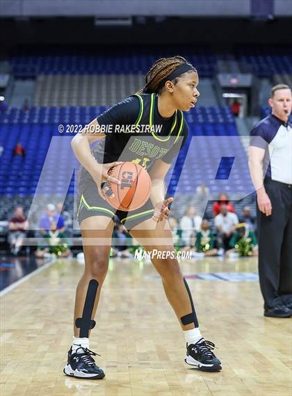Thumbnail 2 in DeSoto vs. South Grand Prairie (UIL 6A State Final) photogallery.