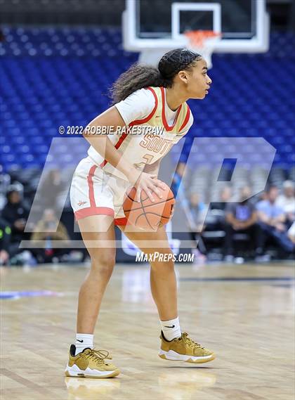 Thumbnail 2 in DeSoto vs. South Grand Prairie (UIL 6A State Final) photogallery.