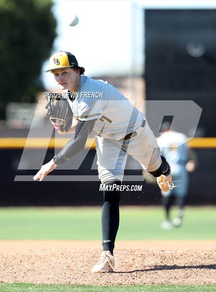 Thumbnail 3 in O'Connor vs. Saguaro photogallery.
