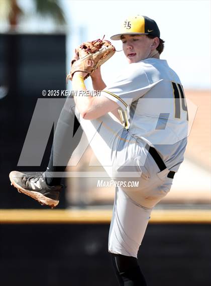 Thumbnail 2 in O'Connor vs. Saguaro photogallery.