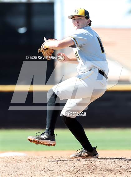 Thumbnail 2 in O'Connor vs. Saguaro photogallery.