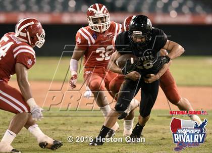 Thumbnail 3 in Servite vs. Mater Dei (2015 MaxPreps Rivalry Series) photogallery.