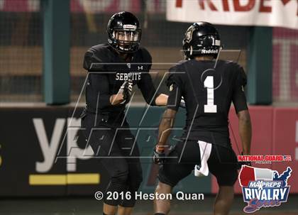 Thumbnail 2 in Servite vs. Mater Dei (2015 MaxPreps Rivalry Series) photogallery.