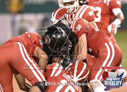 Thumbnail 3 in Servite vs. Mater Dei (2015 MaxPreps Rivalry Series) photogallery.