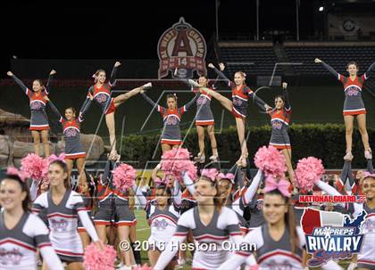 Thumbnail 3 in Servite vs. Mater Dei (2015 MaxPreps Rivalry Series) photogallery.