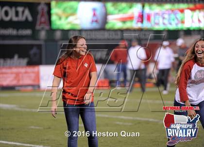 Thumbnail 1 in Servite vs. Mater Dei (2015 MaxPreps Rivalry Series) photogallery.