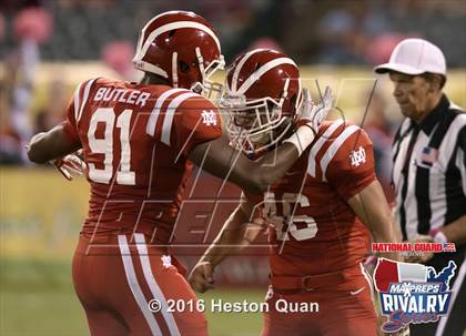 Thumbnail 3 in Servite vs. Mater Dei (2015 MaxPreps Rivalry Series) photogallery.