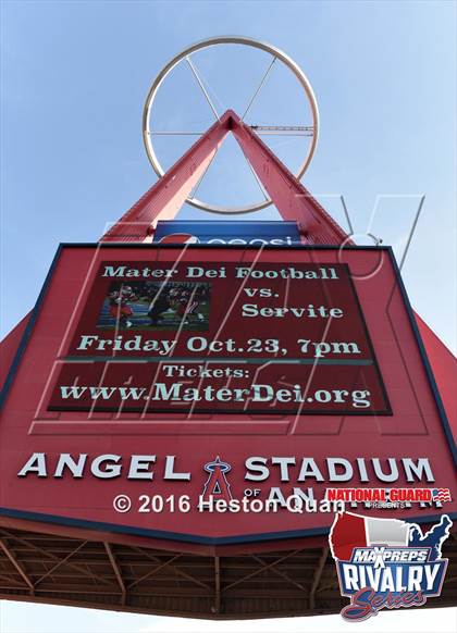 Thumbnail 2 in Servite vs. Mater Dei (2015 MaxPreps Rivalry Series) photogallery.