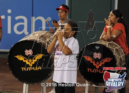 Thumbnail 2 in Servite vs. Mater Dei (2015 MaxPreps Rivalry Series) photogallery.