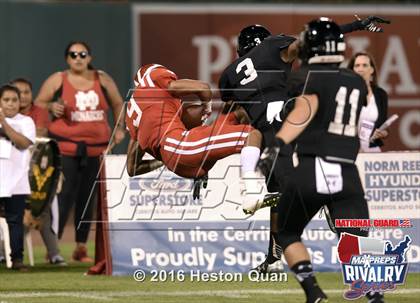 Thumbnail 1 in Servite vs. Mater Dei (2015 MaxPreps Rivalry Series) photogallery.