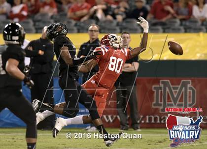 Thumbnail 3 in Servite vs. Mater Dei (2015 MaxPreps Rivalry Series) photogallery.